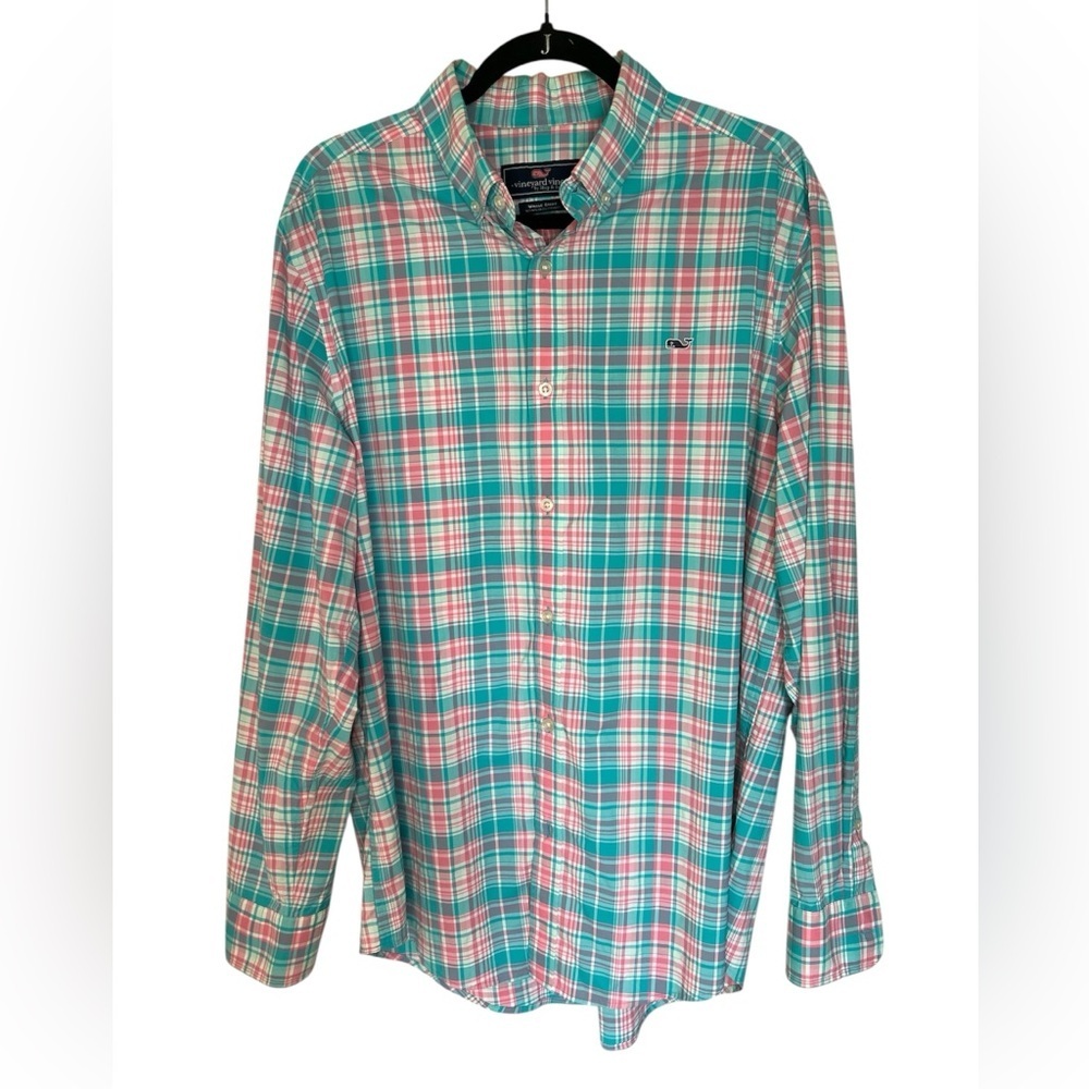 Vineyard Vines Green and Pink Lightweight Casual Button Down Shirt